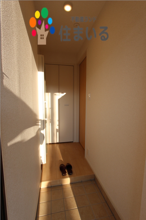 玄関　※写真は同社同型タイプとなります