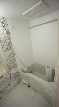 バス・シャワールーム　追い焚き、浴室乾燥機付き