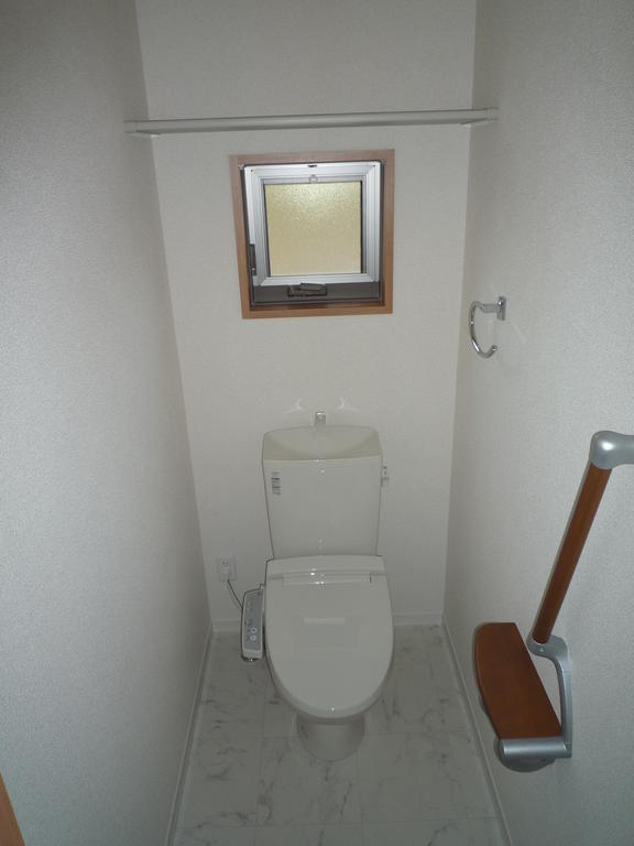 ＪＲ東北本線 南仙台駅 徒歩9分 1階建 築9年のトイレ写真