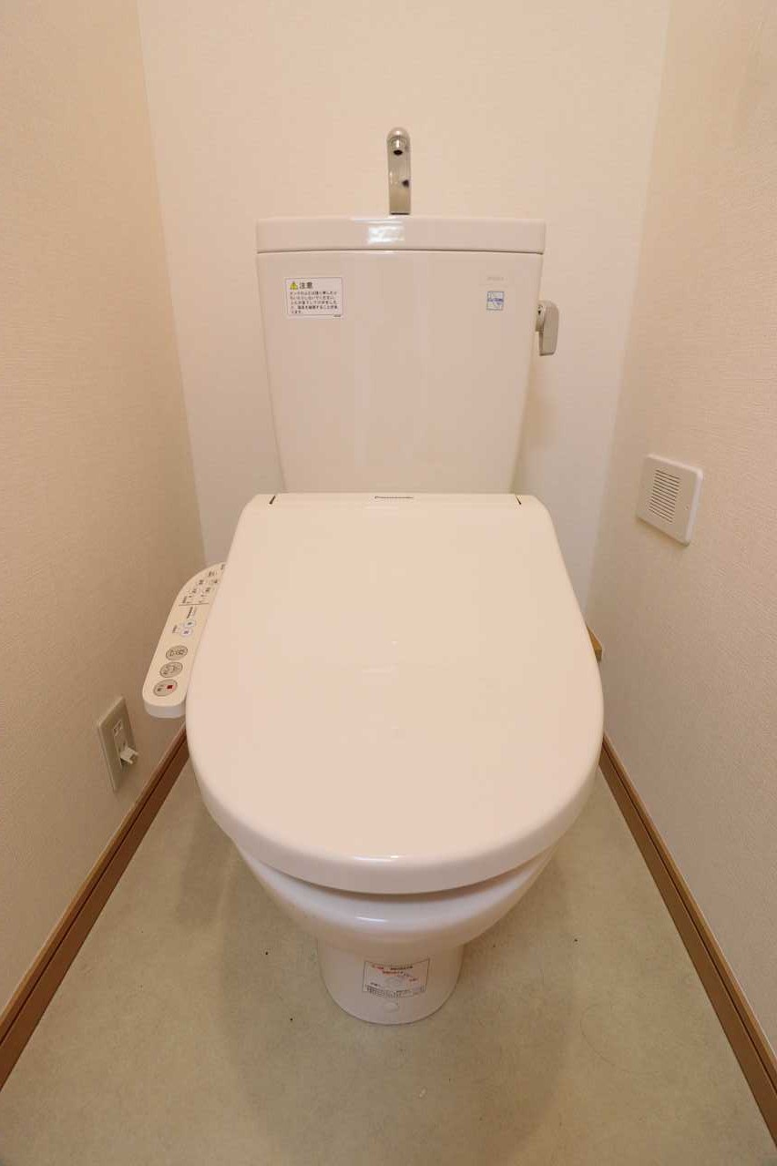 トイレ　※同物件、別部屋になります。