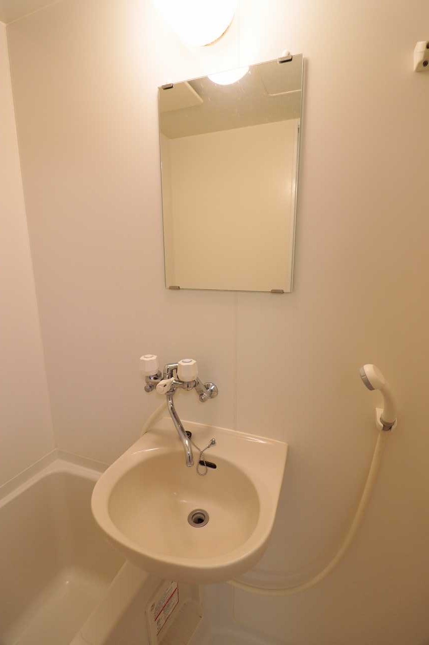 洗面設備　※同物件、別部屋になります。