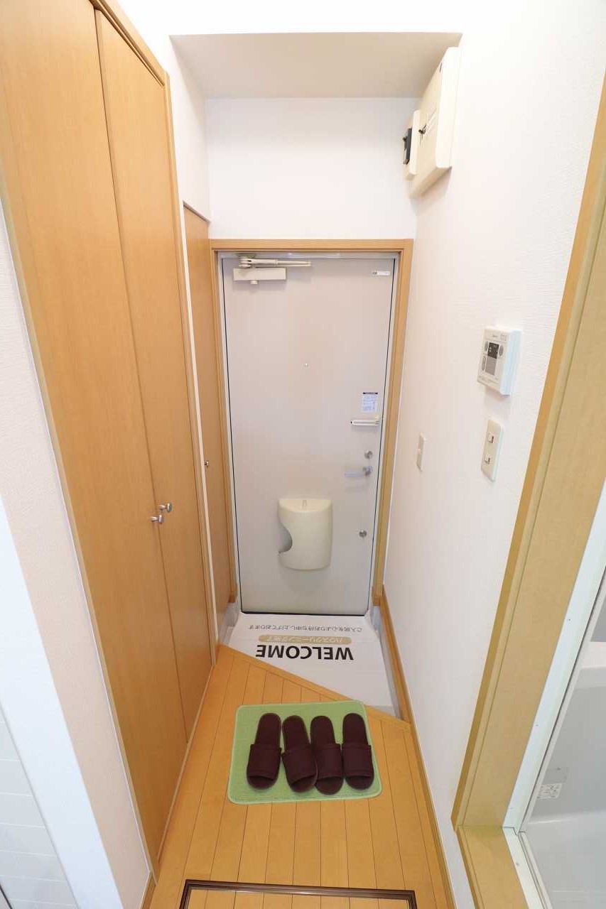 玄関　※同物件、別部屋になります。