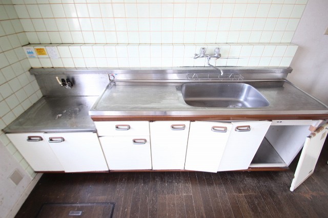 キッチン　同物件別室