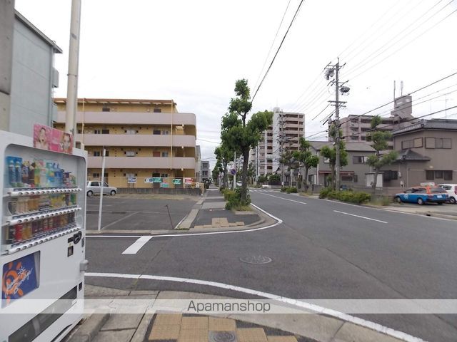 コンビニ　ファミリーマート（コンビニ）まで295m
