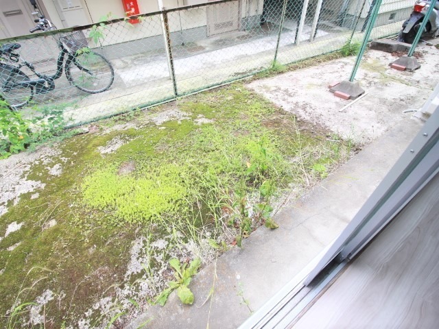 バルコニー　※写真は別号室のものになります。