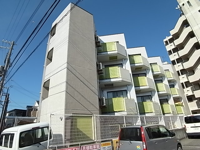 神戸市垂水区千鳥が丘のマンションの建物外観