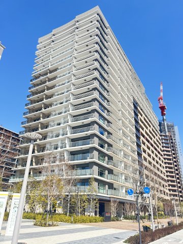 HARUMI FLAG SUN VILLAGE F棟の建物外観