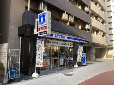 コンビニ　ローソン西本町三丁目店（コンビニ）まで74m