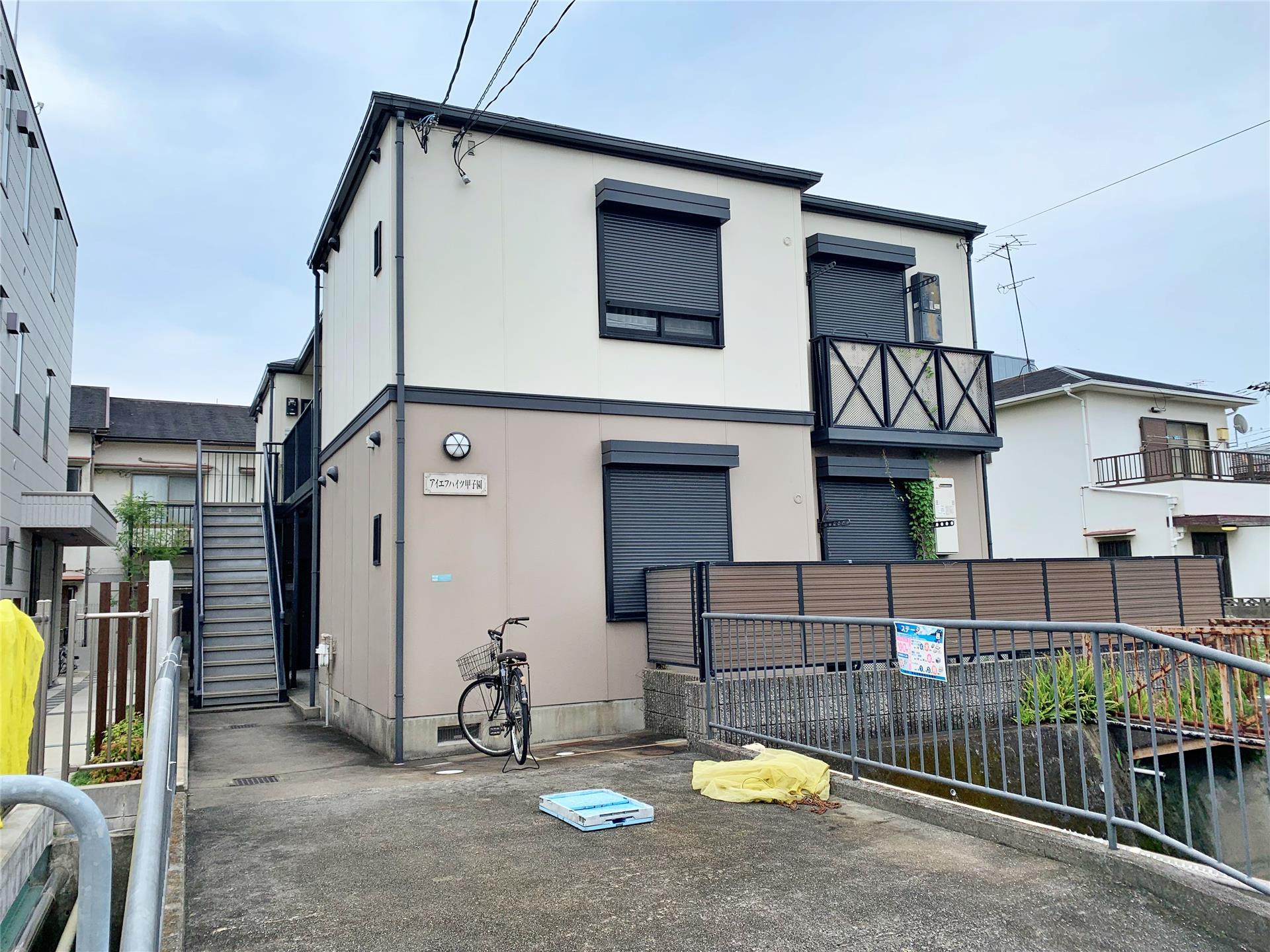 アイエフハイツ甲子園の建物外観