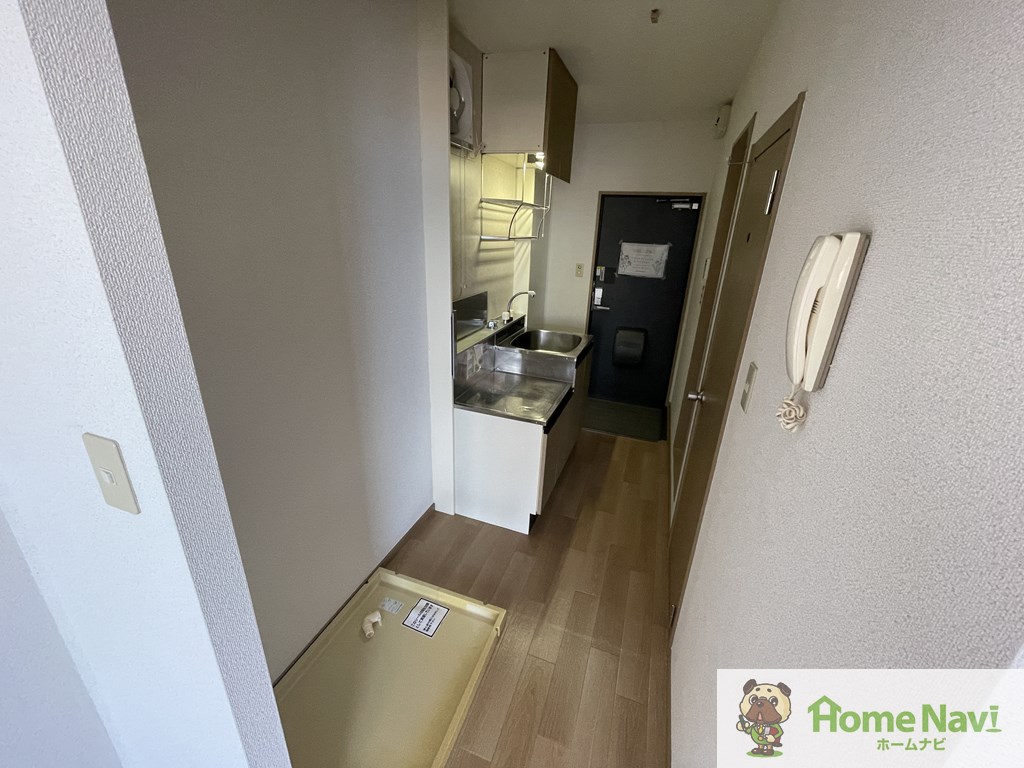 洗面設備　洗濯機は室内に置けます。