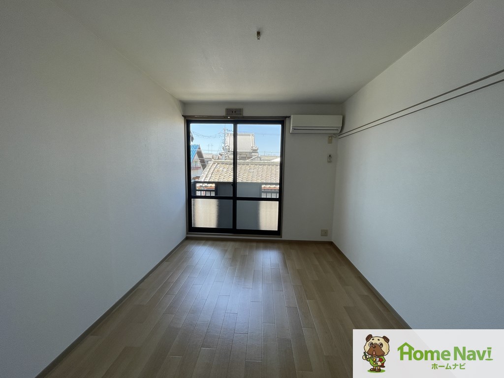 居室・リビング　エアコン付きです。
