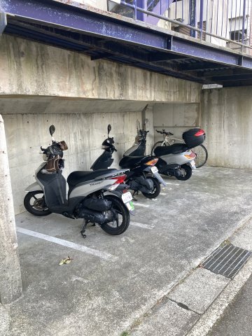 【ステラ京急田浦の駐車場】