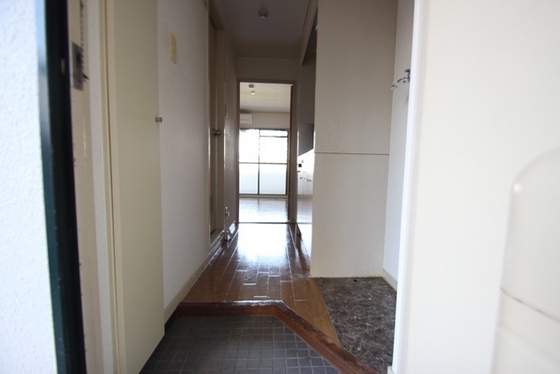 玄関　※他号室の写真になります