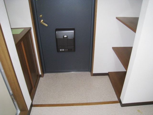 玄関　写真は別号室ものです。