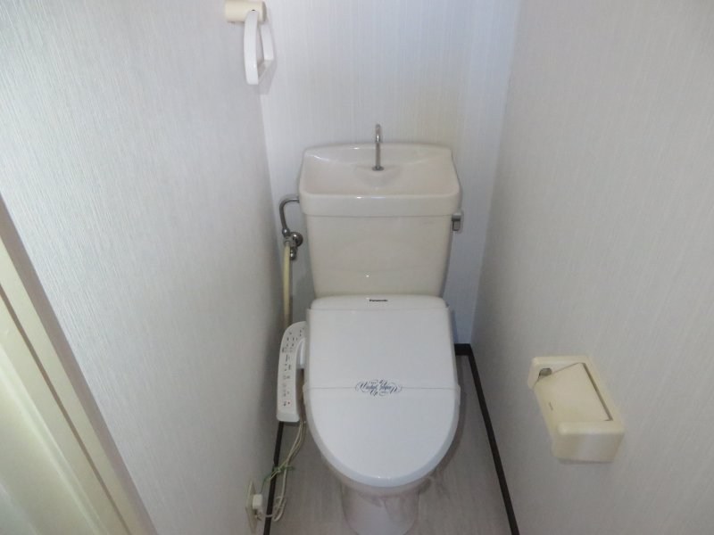 トイレ　ウォシュレット付きトイレ