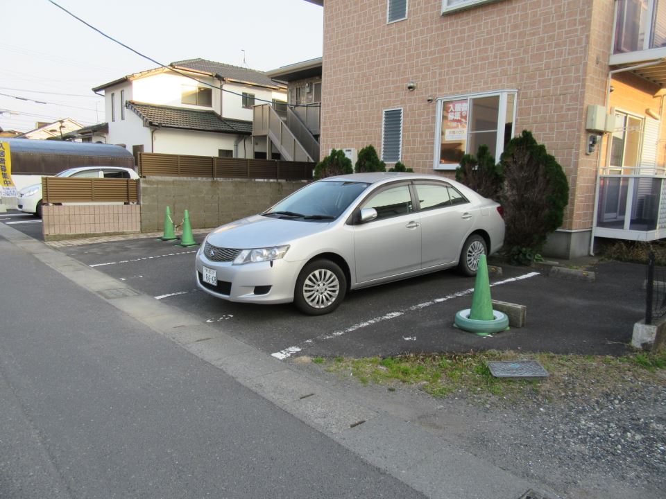 【アイハイツの駐車場】