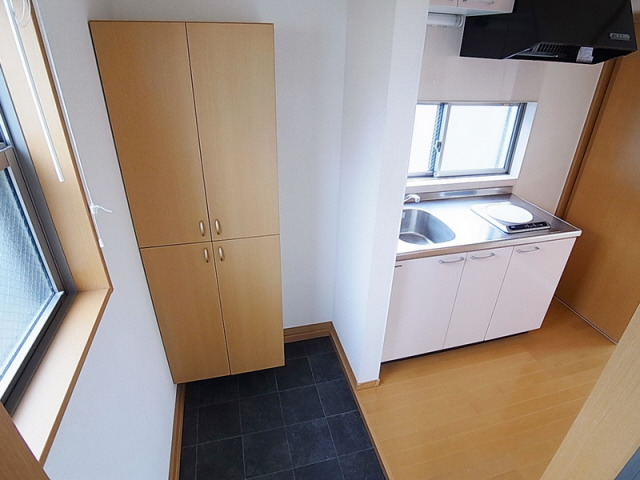 玄関　玄関には大容量シューズボックス完備