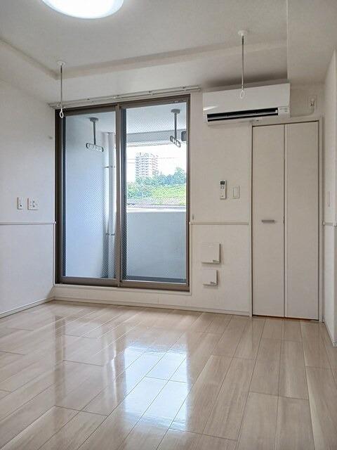 居室・リビング　エアコン完備です。