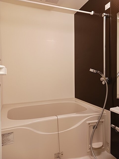 バス・シャワールーム　追い焚き完備です。
