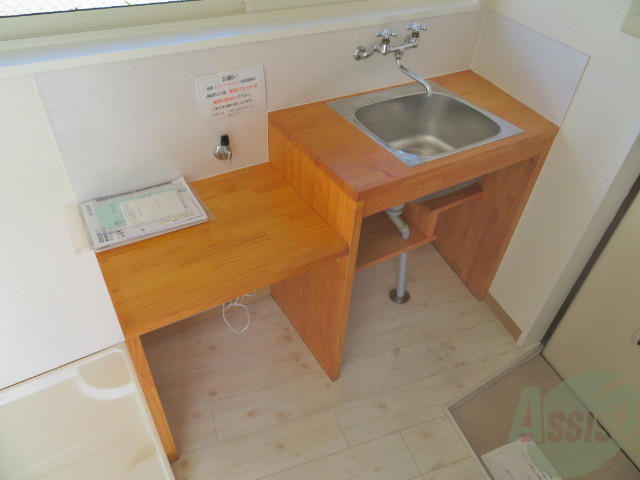 キッチン　シンプルなキッチンです。一人暮らしは最適ですね。