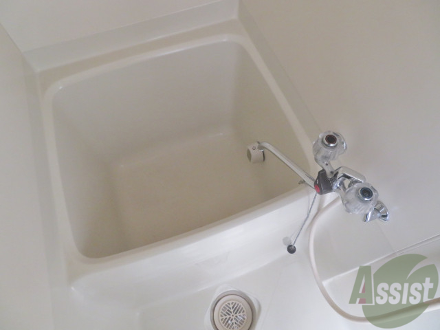 バス・シャワールーム　バス・トイレ別でお掃除しやすいですよ～。