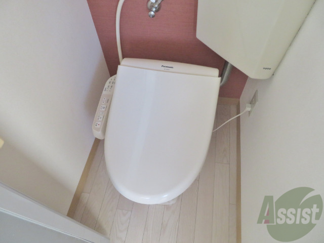トイレ　ウォシュレット付きのトイレです。シャワートイレは日本の宝。
