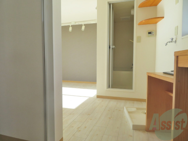 玄関　玄関の様子です。明るい印象ですね。気分もあがりそう。