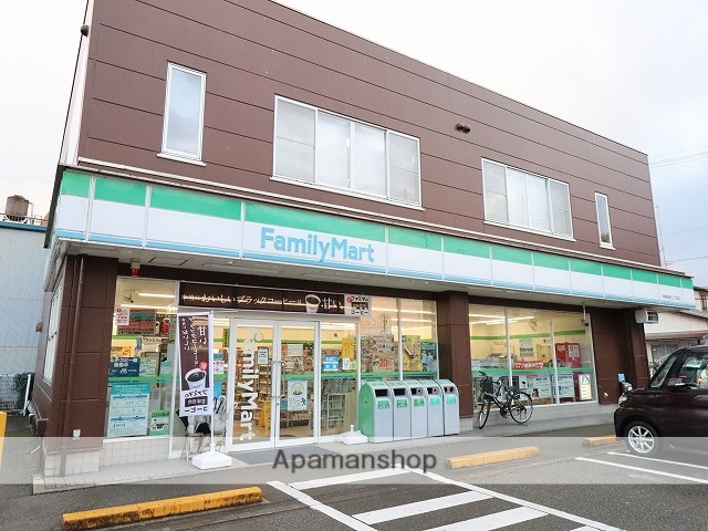 コンビニ　ファミリーマート（コンビニ）まで361m