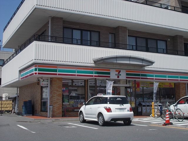 コンビニ　セブンイレブン下諏訪湖岸通り店（コンビニ）まで500m