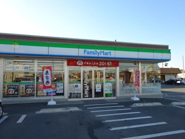 コンビニ　ファミリーマート伊勢崎今泉町一丁目店（コンビニ）まで389m