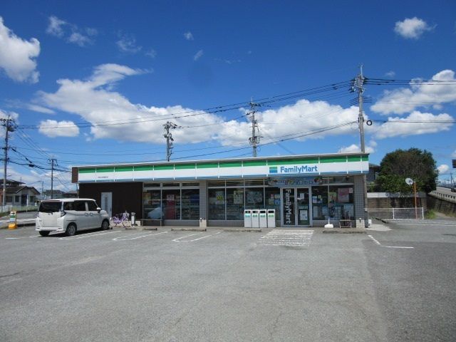 コンビニ　ファミリーマート不知火役場前店（コンビニ）まで300m