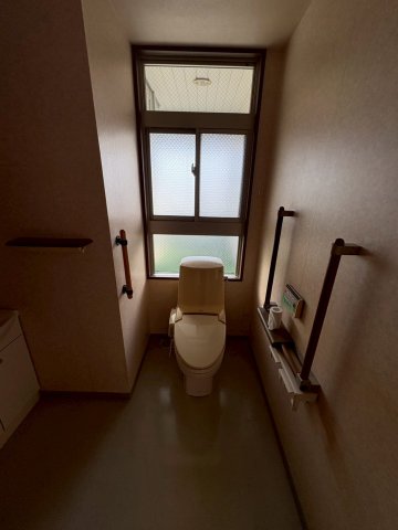 トイレ　落ち着いたトイレです