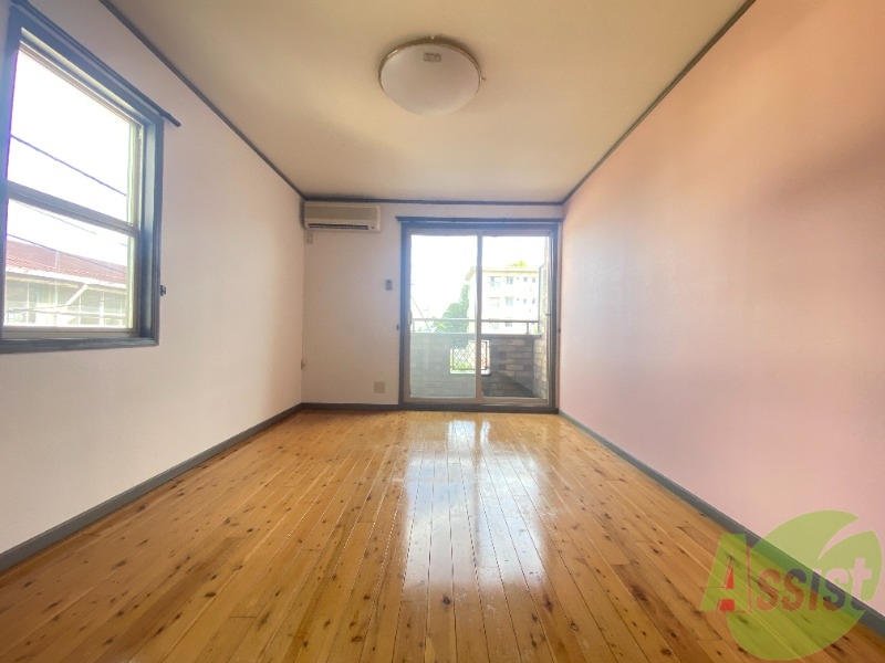 居室・リビング　１１帖の１Ｒです。広々としてきれいですね。