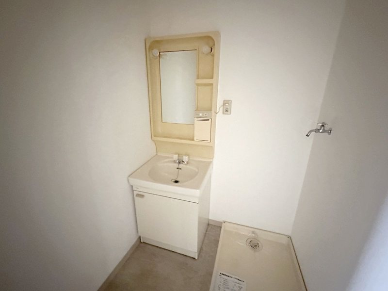 洗面設備　独立型の洗面化粧台