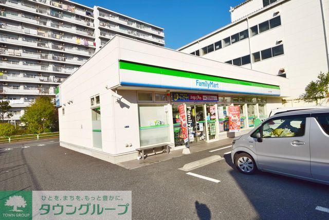 コンビニ　ファミリーマート環八北赤羽店（コンビニ）まで520m