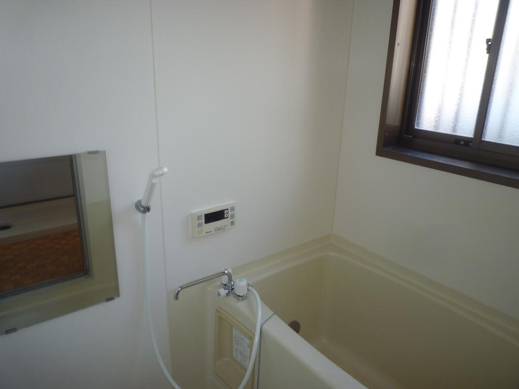 バス・シャワールーム　追い炊き機能付き