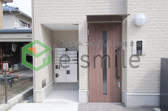 エントランス　清潔なエントランスです