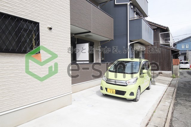 駐車場　駐車場に車を止められます