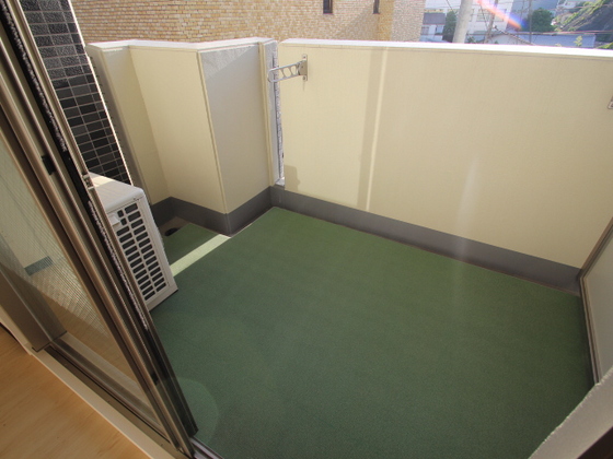 バルコニー　※掲載写真は同マンション別部屋参考写真となります。