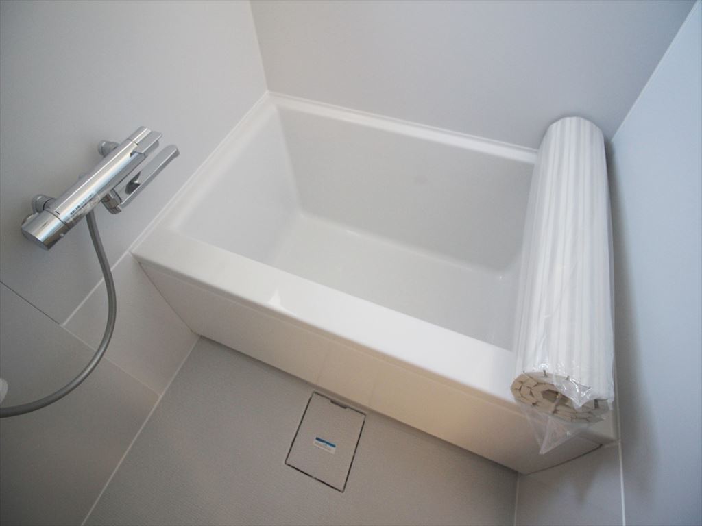 バス・シャワールーム　別部屋の写真です。