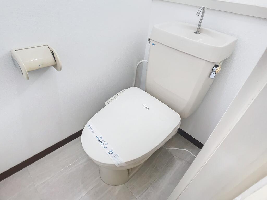 トイレ　別部屋の写真です。