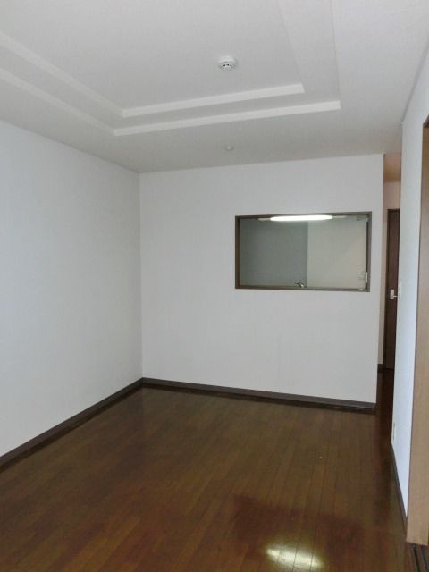 その他部屋・スペース　バルコニー側からのリビング