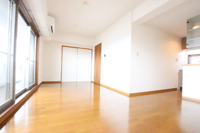 居室・リビング　１５．１帖の広々としたリビングです