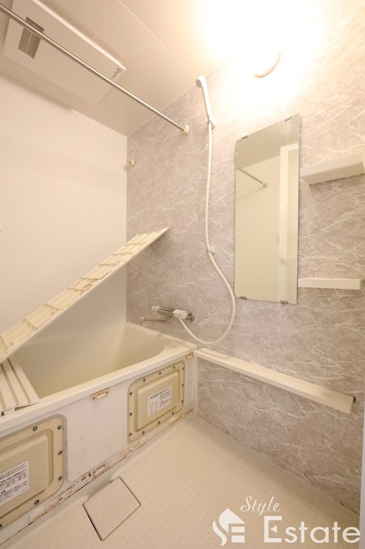 バス・シャワールーム　バスルーム