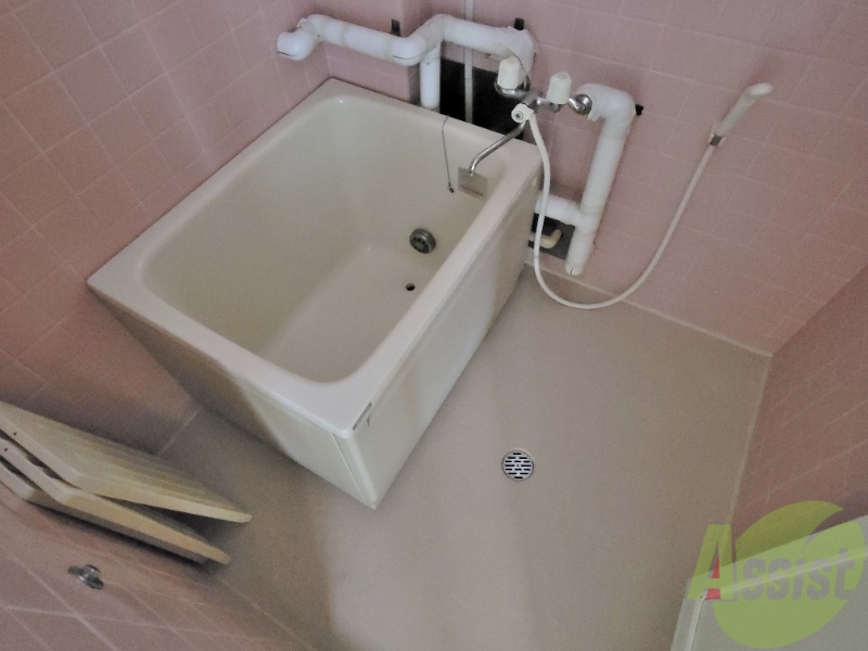 バス・シャワールーム　お風呂は追い焚きも出来てのんびり入ってられそうです。