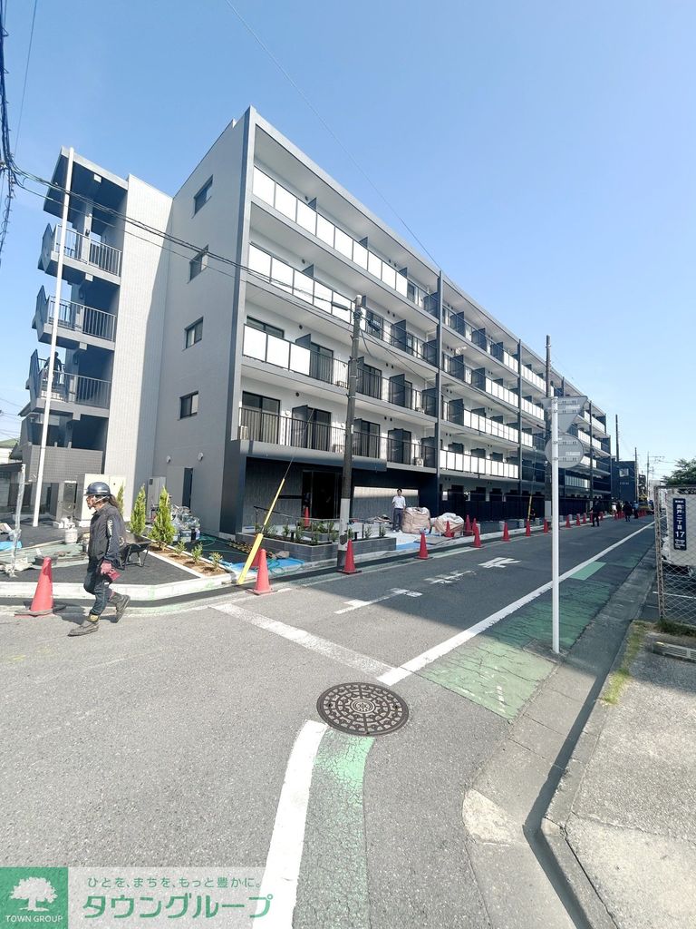 建物外観　駐車場