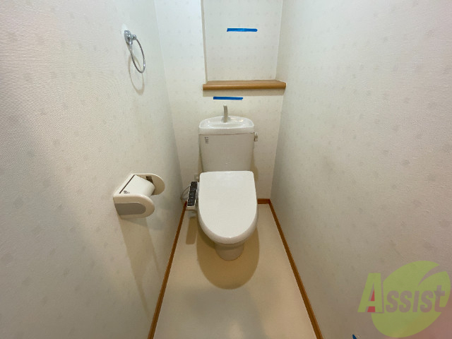 トイレ　ウォシュレットが付いているキレイなお手洗いです。