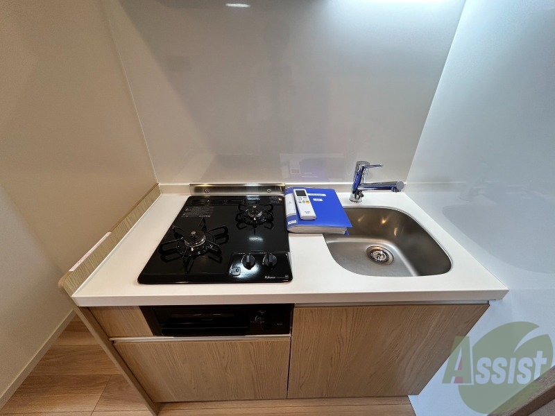 キッチン　キッチンにはコンロが２口付いているので料理もしやすいです