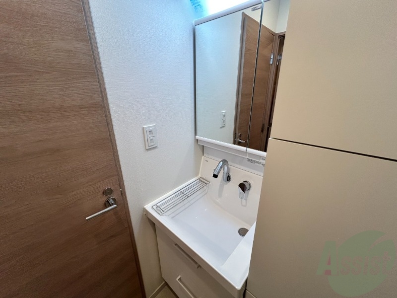 洗面設備　独立洗面台で朝の身支度も快適にすることが出来ます。