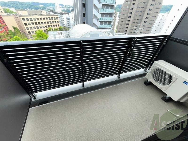 バルコニー　ベランダは洗濯物を干すには充分な広さになっています。